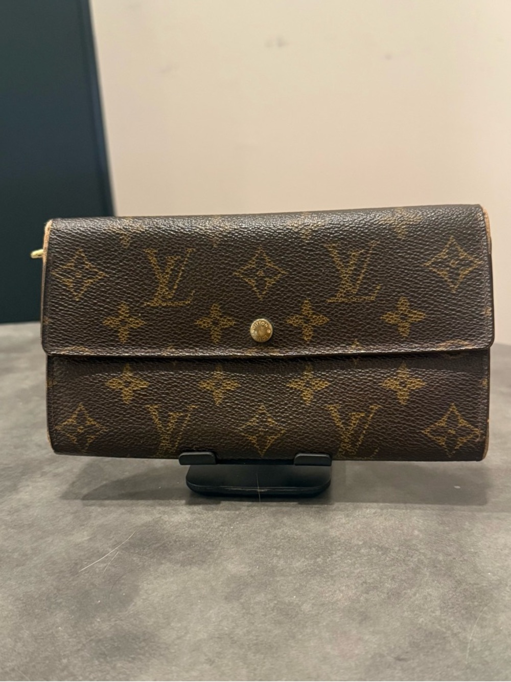 Louis Vuitton TH0020 Sarah Wallet VGUC